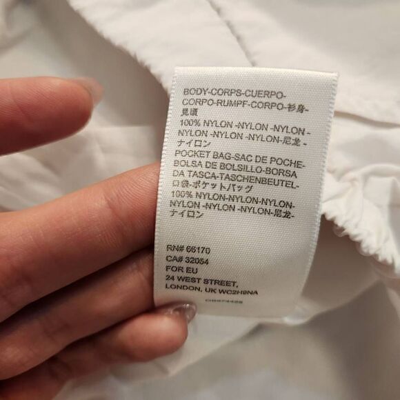 Urban Outfitters high waisted windbreaker shorts - Picture 4 of 7